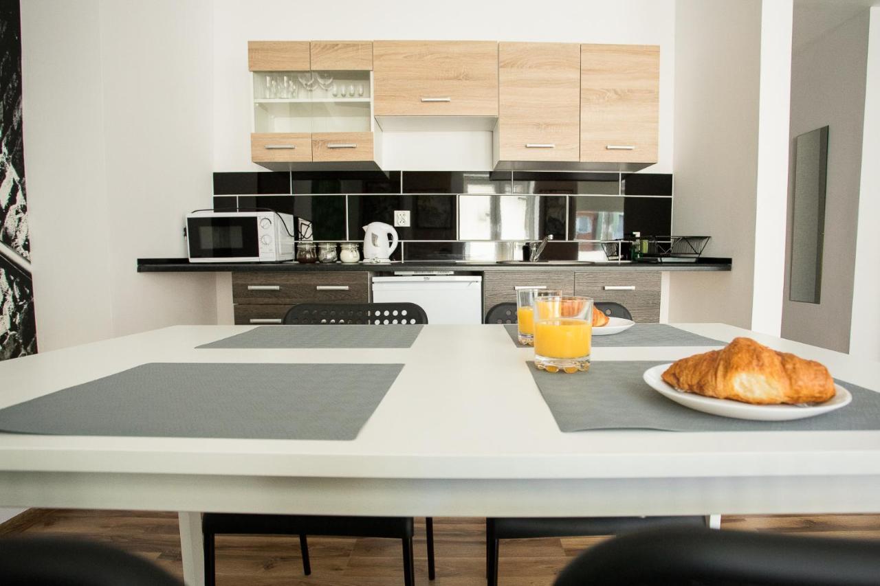 Old Town Apartment *